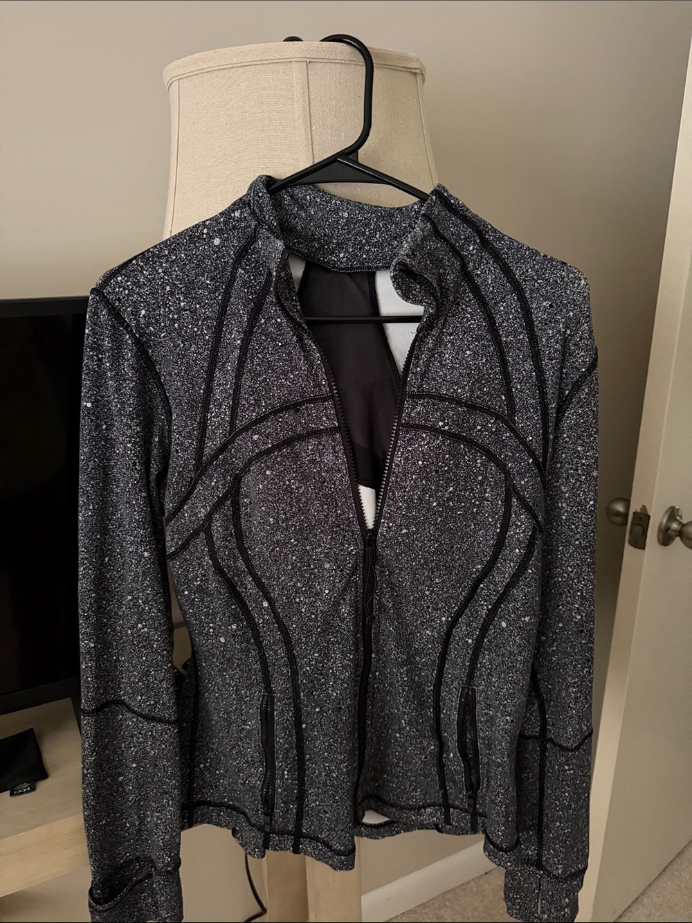 Lululemon Define Jacket - Picture 5 of 5